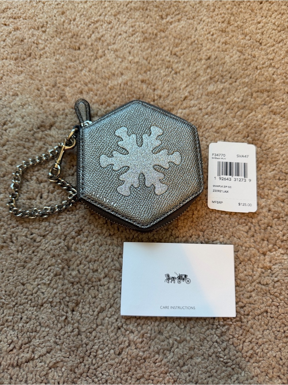 NWT Coach Metallic Leather Silver Hexagon Snowflake Coin Pouch with Chain